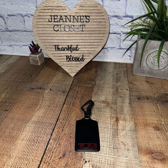 Tumi Leather Luggage Tag Graphics Bag Tag I.D. Card Holder pre-owned condition - Picture 4 of 9